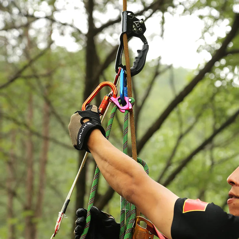 Positioning Lanyard Adjuster For Rock Climbing